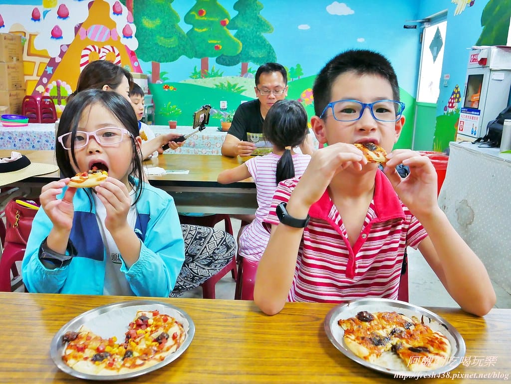 【新北景點】五股準園休閒農場,生態教學一級棒,夏日戲水、手製披薩、體驗釣蝦,四月與九月都有螢火蟲可觀賞! - 第86張圖 10-12