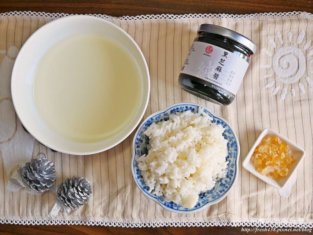 真老麻油,傳香一甲子,純小磨白麻油、純黑芝麻醬,翻轉您我的味蕾,守護眾人的健康。 - 第19張圖 P1640149