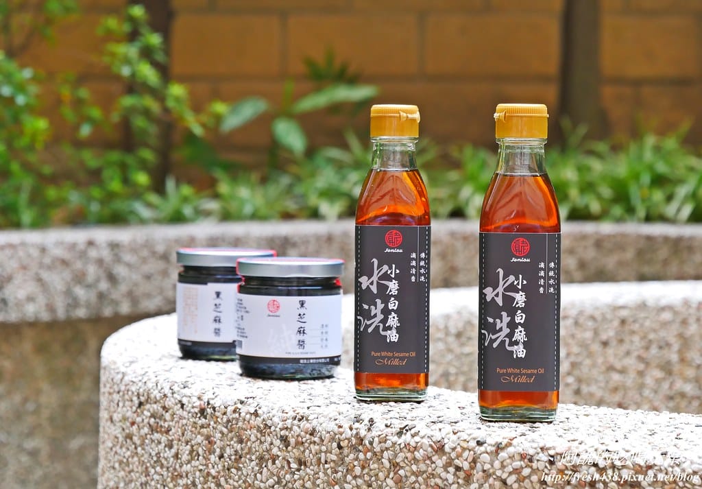 真老麻油,傳香一甲子,純小磨白麻油、純黑芝麻醬,翻轉您我的味蕾,守護眾人的健康。 - 第25張圖 P1630561