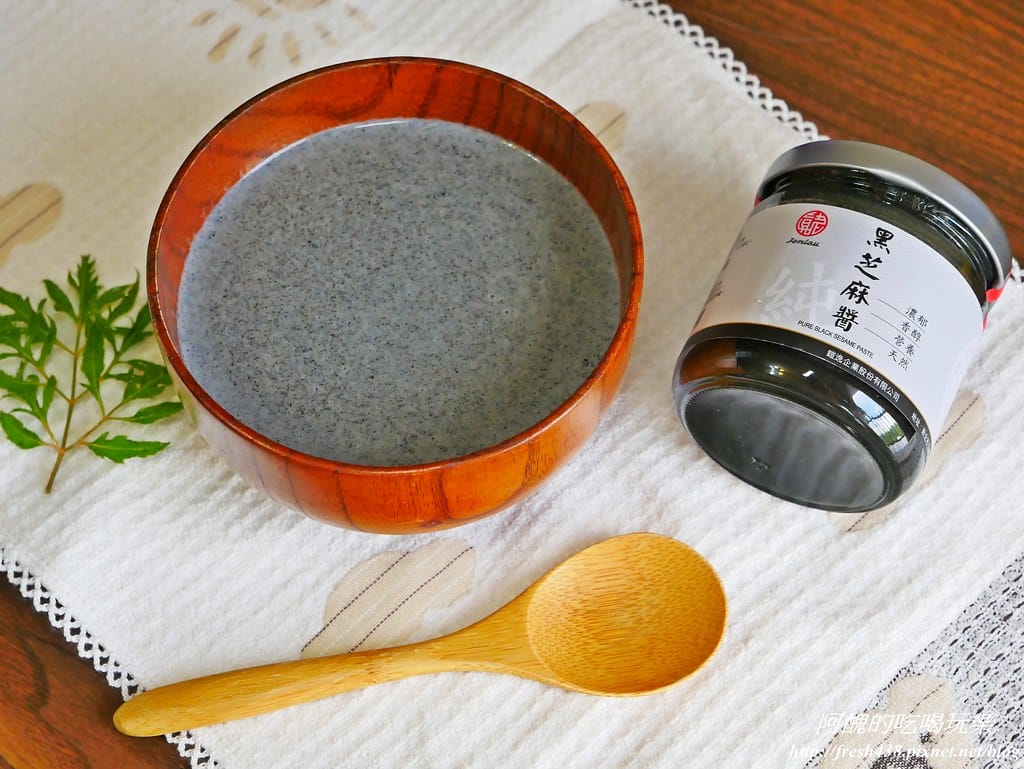 真老麻油,傳香一甲子,純小磨白麻油、純黑芝麻醬,翻轉您我的味蕾,守護眾人的健康。 - 第22張圖 P1640162