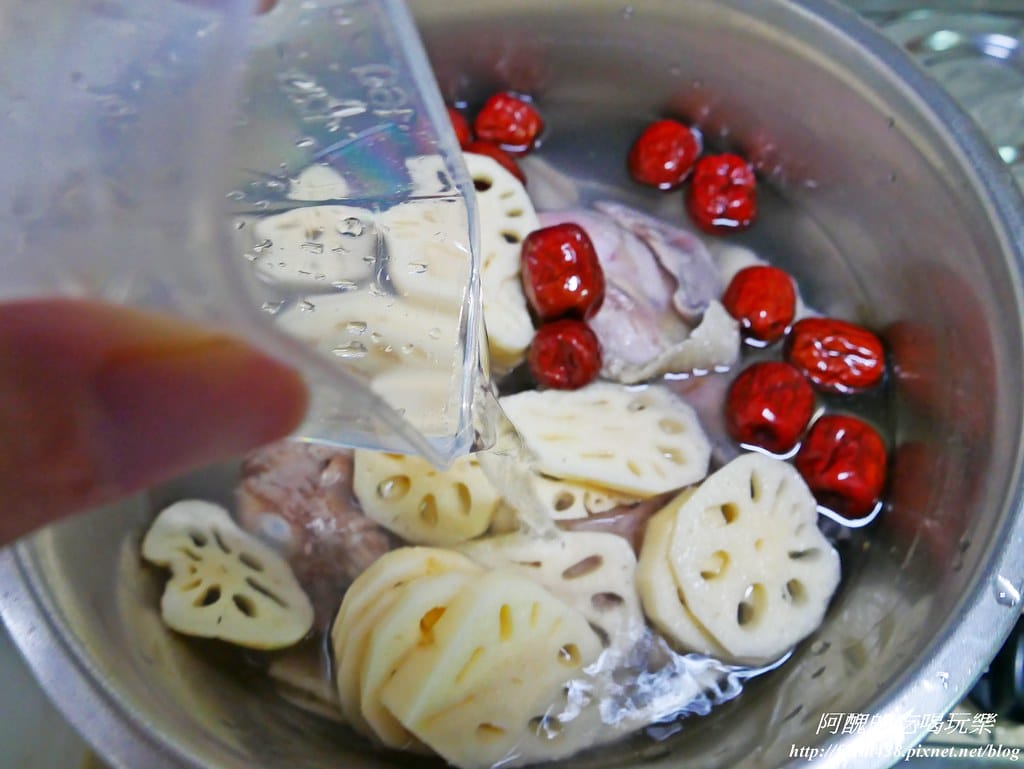 紅棗蓮藕雞湯,風味絕佳、護眼、抗過敏的超讚料理。 - 第8張圖 P1660387