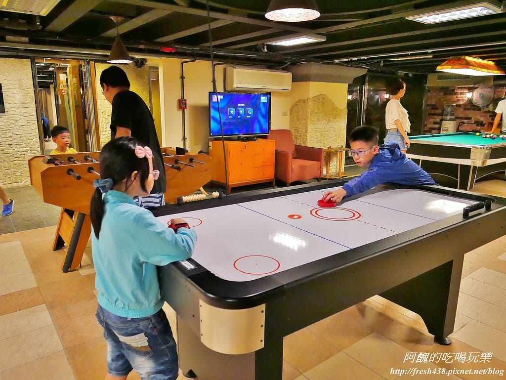【宜蘭親子飯店】麗翔酒店連鎖(礁溪館),峇里島風溫泉戲水池,一年四季皆可玩水,還有超大遊戲室等您來體驗。 - 第69張圖 52-1