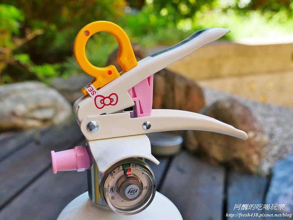【居家安全】日本進口強化液滅火器,HELLO KITTY繽紛蝴蝶款。 - 第10張圖 3