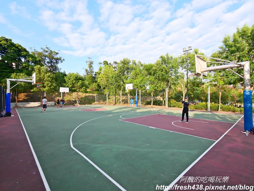 【新北免費景點】鶯歌永吉公園,特色遊戲場全新啟用,地址/停車場/設備內容/公廁位置全公開,孩子們的快樂天堂。 - 第9張圖 P1011881