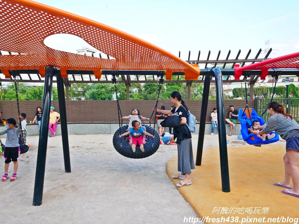 【新北免費景點】鶯歌永吉公園,特色遊戲場全新啟用,地址/停車場/設備內容/公廁位置全公開,孩子們的快樂天堂。 - 第43張圖 P1011959