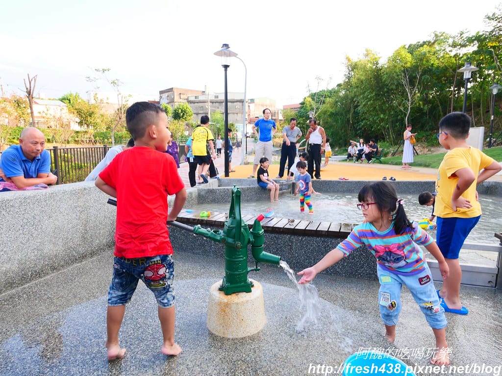 【新北免費景點】鶯歌永吉公園,特色遊戲場全新啟用,地址/停車場/設備內容/公廁位置全公開,孩子們的快樂天堂。 - 第54張圖 P1011934