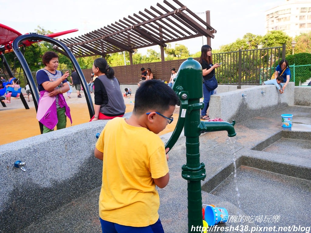 【新北免費景點】鶯歌永吉公園,特色遊戲場全新啟用,地址/停車場/設備內容/公廁位置全公開,孩子們的快樂天堂。 - 第53張圖 P1011931