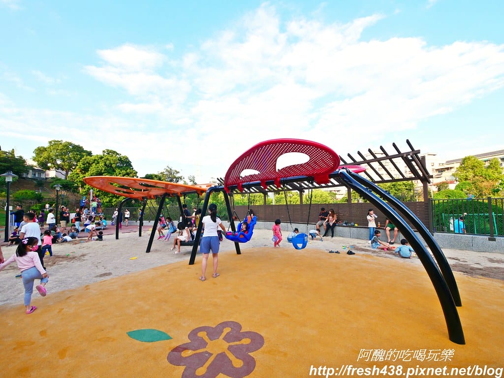 【新北免費景點】鶯歌永吉公園,特色遊戲場全新啟用,地址/停車場/設備內容/公廁位置全公開,孩子們的快樂天堂。 - 第39張圖 P1011923