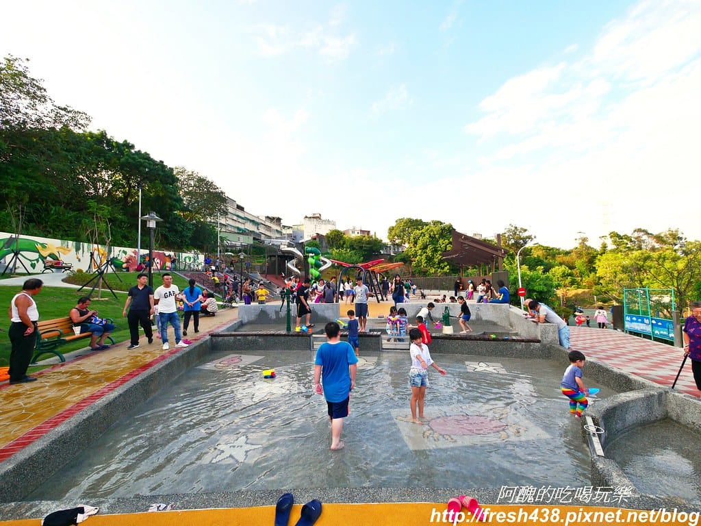 【新北免費景點】鶯歌永吉公園,特色遊戲場全新啟用,地址/停車場/設備內容/公廁位置全公開,孩子們的快樂天堂。 - 第51張圖 P1011928