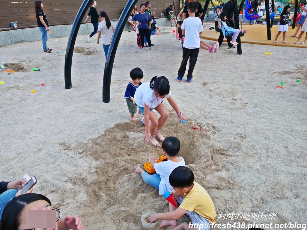 【新北免費景點】鶯歌永吉公園,特色遊戲場全新啟用,地址/停車場/設備內容/公廁位置全公開,孩子們的快樂天堂。 - 第48張圖 P1011921
