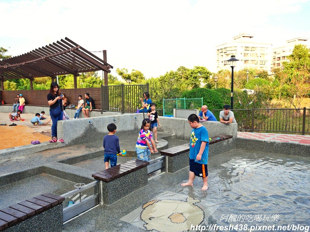 【新北免費景點】鶯歌永吉公園,特色遊戲場全新啟用,地址/停車場/設備內容/公廁位置全公開,孩子們的快樂天堂。 - 第52張圖 P1011929