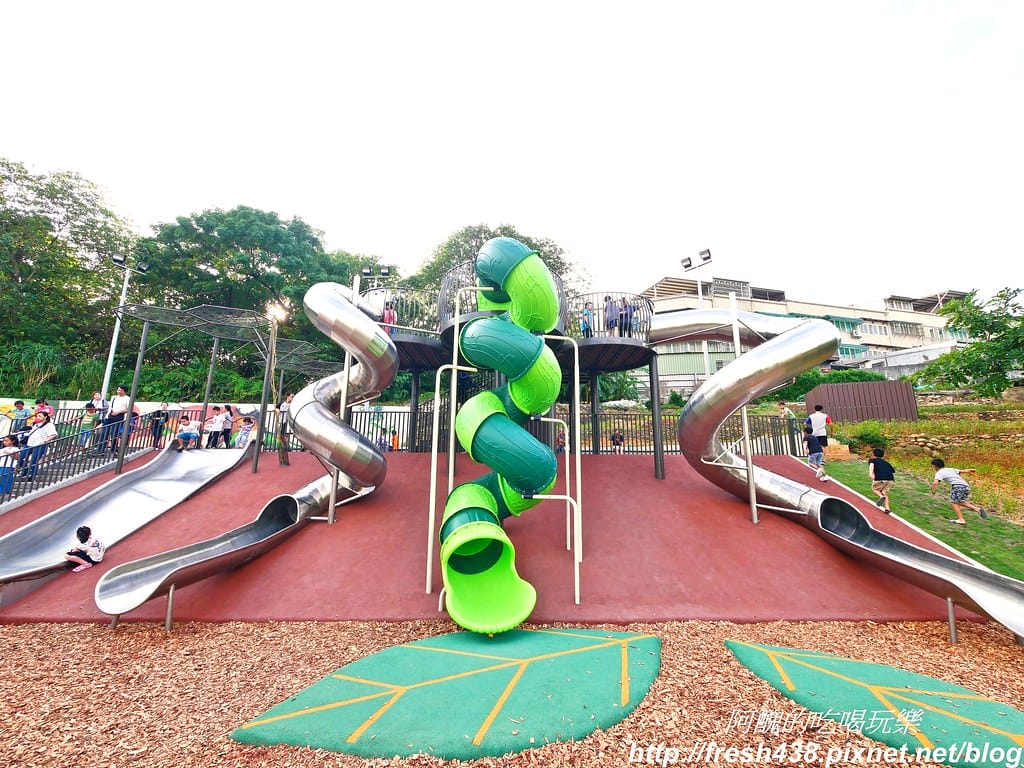 【新北免費景點】鶯歌永吉公園,特色遊戲場全新啟用,地址/停車場/設備內容/公廁位置全公開,孩子們的快樂天堂。 - 第16張圖 P1011884