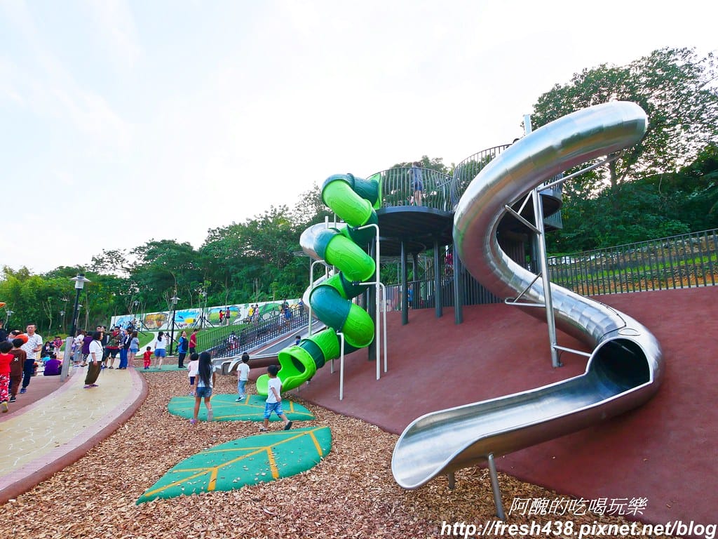 【新北免費景點】鶯歌永吉公園,特色遊戲場全新啟用,地址/停車場/設備內容/公廁位置全公開,孩子們的快樂天堂。 - 第15張圖 P1011956