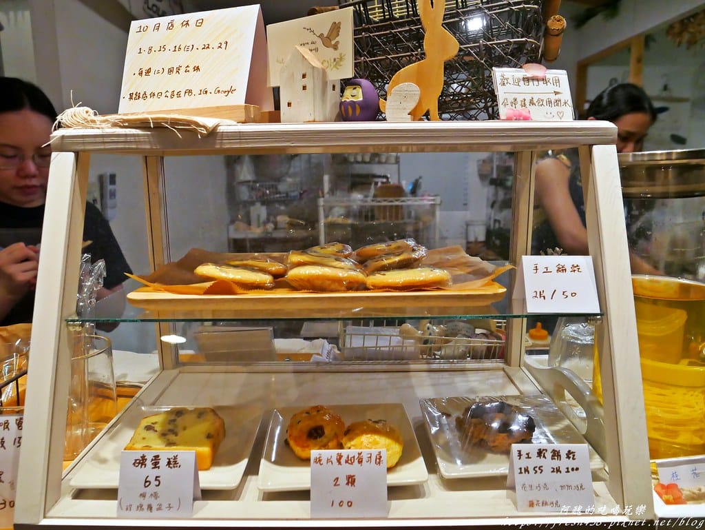 【基隆火車站美食】暖日咖啡(Warm day cafe),療癒系咖啡廳,必點麻糬鬆餅,奶類飲品的拉花讓人好驚豔! - 第10張圖 P1680064