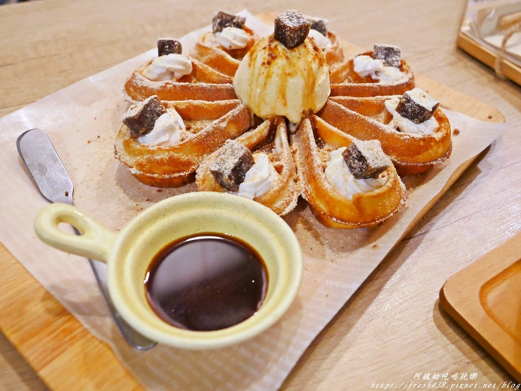 【基隆火車站美食】暖日咖啡(Warm day cafe),療癒系咖啡廳,必點麻糬鬆餅,奶類飲品的拉花讓人好驚豔! - 第46張圖 P1680089