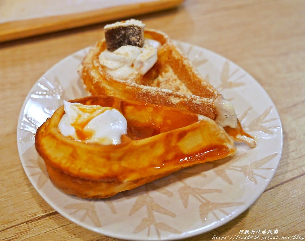 【基隆火車站美食】暖日咖啡(Warm day cafe),療癒系咖啡廳,必點麻糬鬆餅,奶類飲品的拉花讓人好驚豔! - 第48張圖 P1680097