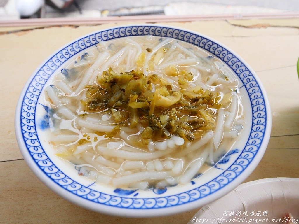 【南港美食】阿嬤的米粉湯,古早味銅板美食,值得來嚐鮮! - 第7張圖 P1011766-1