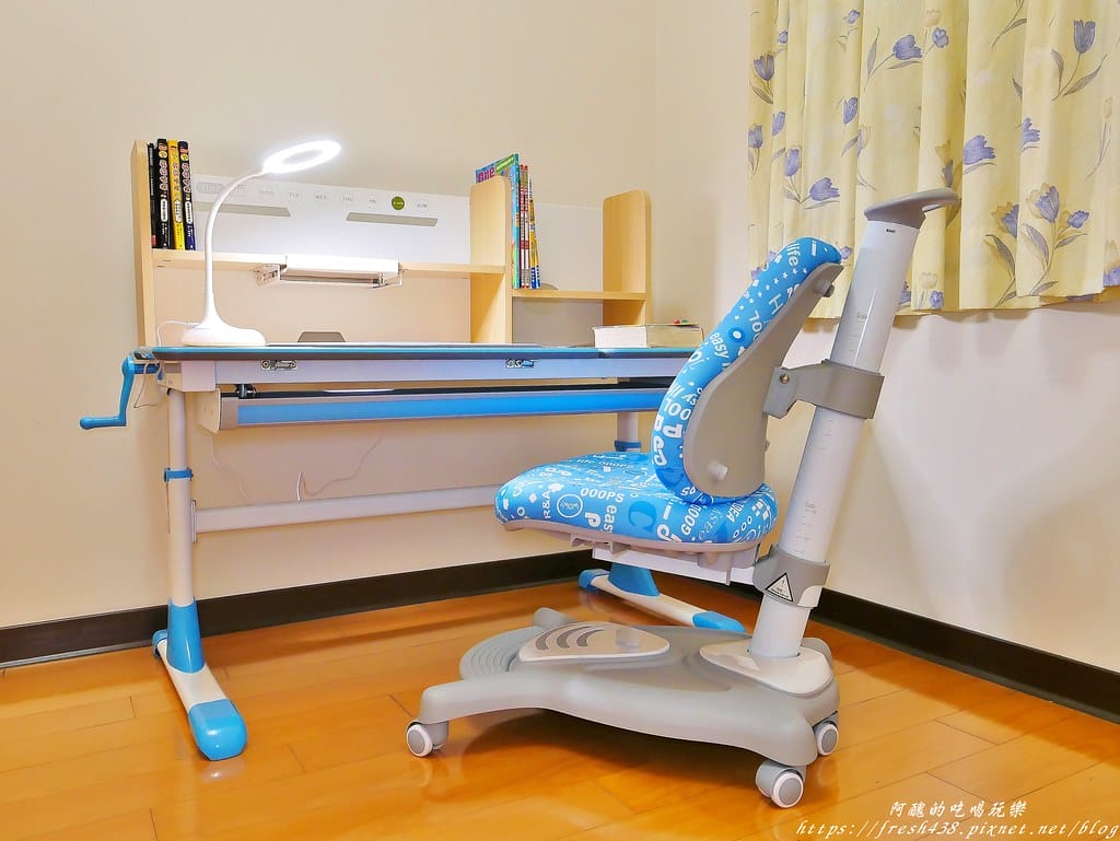 【傢俱推薦】生活誠品-兒童成長書桌椅,可升降、符合人體工學,讓您從幼兒用到成人,讀書寫字繪畫更得力。 - 第45張圖 40