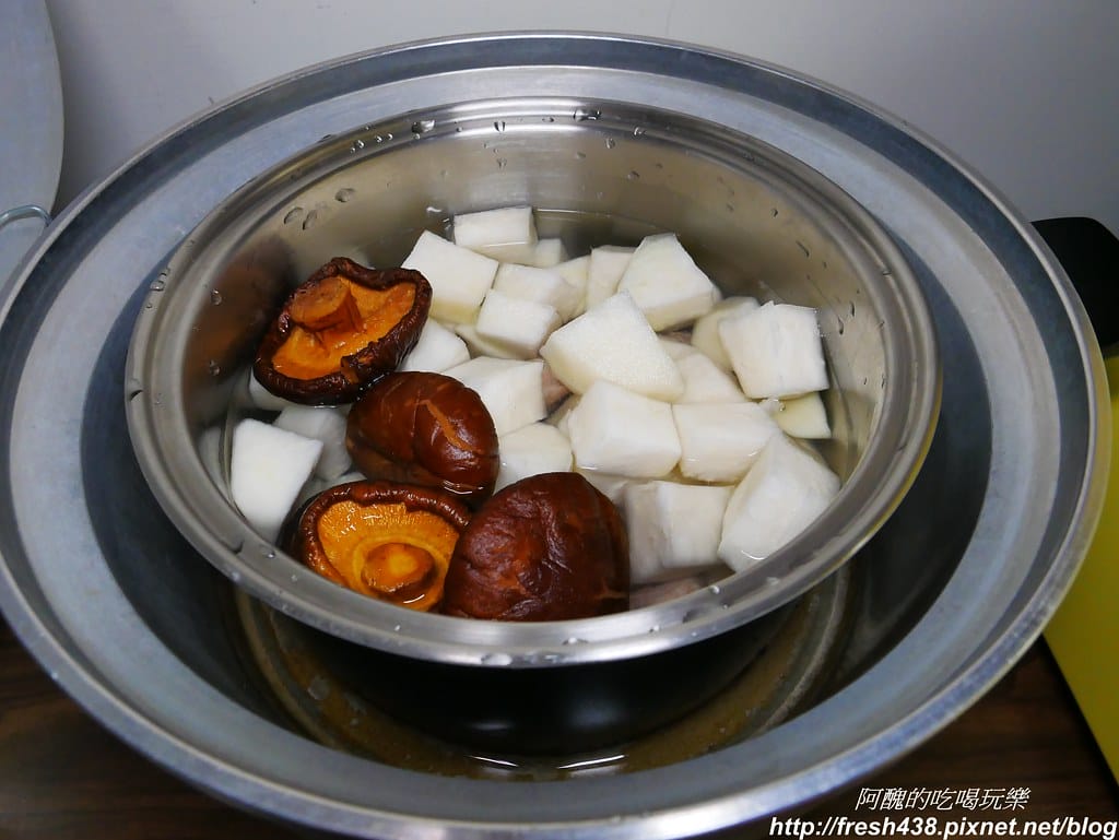 【電鍋食譜】大頭菜香菇排骨湯,預防感冒及腸病毒、排毒消腫超級讚,冬季吃正是時候! - 第7張圖 P1700343
