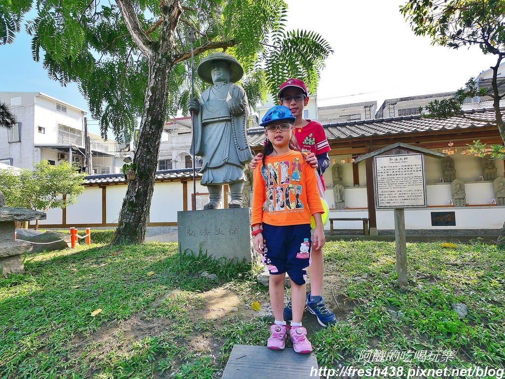 【花蓮景點】慶修院,三級國家古蹟,古色古香的日本佛寺與庭園造景,300元可穿浴衣,地址/停車場/門票/浴衣體驗資訊全公開,一旁還有超美味的慶修院馬告香腸。 - 第15張圖 15