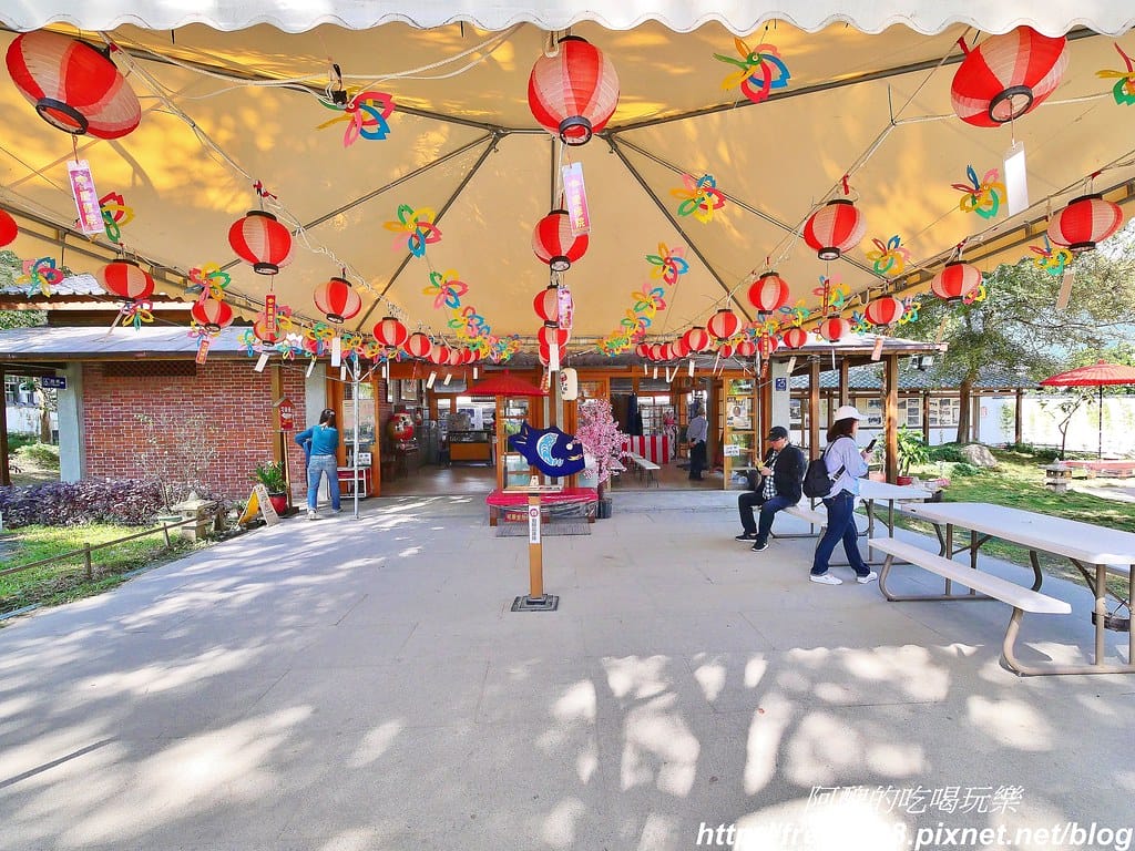 【花蓮景點】慶修院,三級國家古蹟,古色古香的日本佛寺與庭園造景,300元可穿浴衣,地址/停車場/門票/浴衣體驗資訊全公開,一旁還有超美味的慶修院馬告香腸。 - 第20張圖 17
