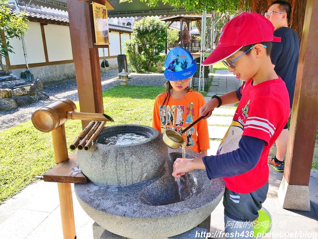 【花蓮景點】慶修院,三級國家古蹟,古色古香的日本佛寺與庭園造景,300元可穿浴衣,地址/停車場/門票/浴衣體驗資訊全公開,一旁還有超美味的慶修院馬告香腸。 - 第11張圖 11