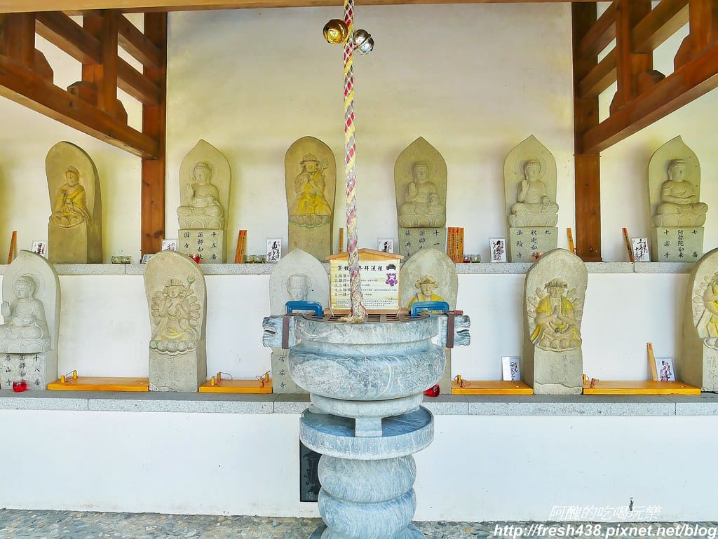 【花蓮景點】慶修院,三級國家古蹟,古色古香的日本佛寺與庭園造景,300元可穿浴衣,地址/停車場/門票/浴衣體驗資訊全公開,一旁還有超美味的慶修院馬告香腸。 - 第17張圖 39-3