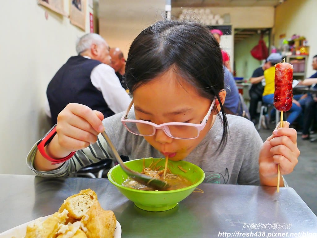 【台北美食】顏記蚵仔麵線,經營40年的老店,位於高速公路橋下隱藏版小吃,銅板美食錯過太可惜! - 第28張圖 20