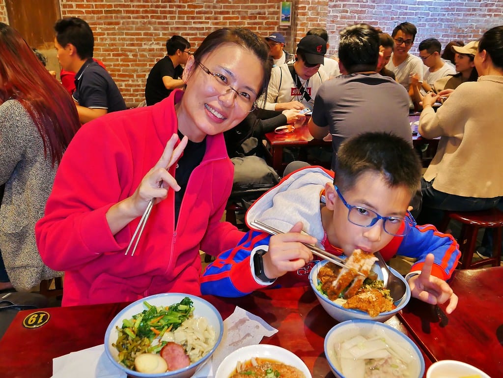 【鶯歌美食】厚道飲食店(鶯歌旗艦店),鶯歌老街上的超人氣餐飲店,銷魂的古早味排骨飯與雞腿飯。 - 第29張圖 24