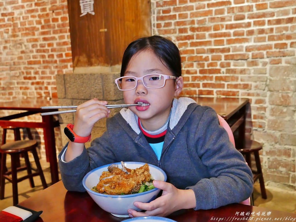 【鶯歌美食】厚道飲食店(鶯歌旗艦店),鶯歌老街上的超人氣餐飲店,銷魂的古早味排骨飯與雞腿飯。 - 第28張圖 23