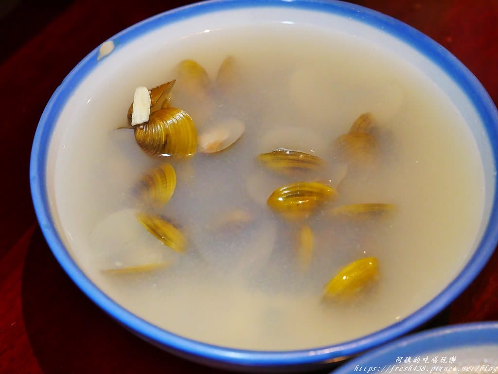 【鶯歌美食】厚道飲食店(鶯歌旗艦店),鶯歌老街上的超人氣餐飲店,銷魂的古早味排骨飯與雞腿飯。 - 第16張圖 15