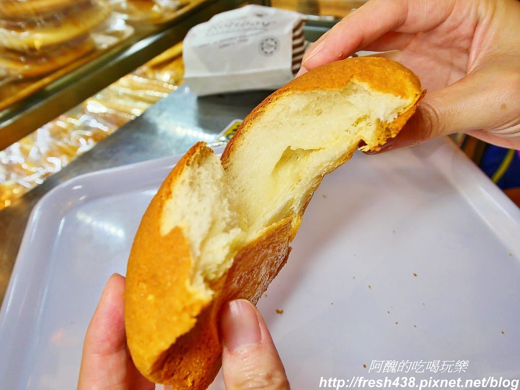 【馬來西亞旅遊】吉隆坡雙子星塔、馬來西亞換匯、SURIA KLCC必吃銅板美食推薦:Rotiboy咖啡麵包、紅豆湯、Auntie Anne’s蝴蝶麵包。 - 第29張圖 14