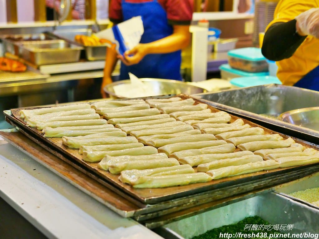 【馬來西亞旅遊】吉隆坡雙子星塔、馬來西亞換匯、SURIA KLCC必吃銅板美食推薦:Rotiboy咖啡麵包、紅豆湯、Auntie Anne’s蝴蝶麵包。 - 第43張圖 26