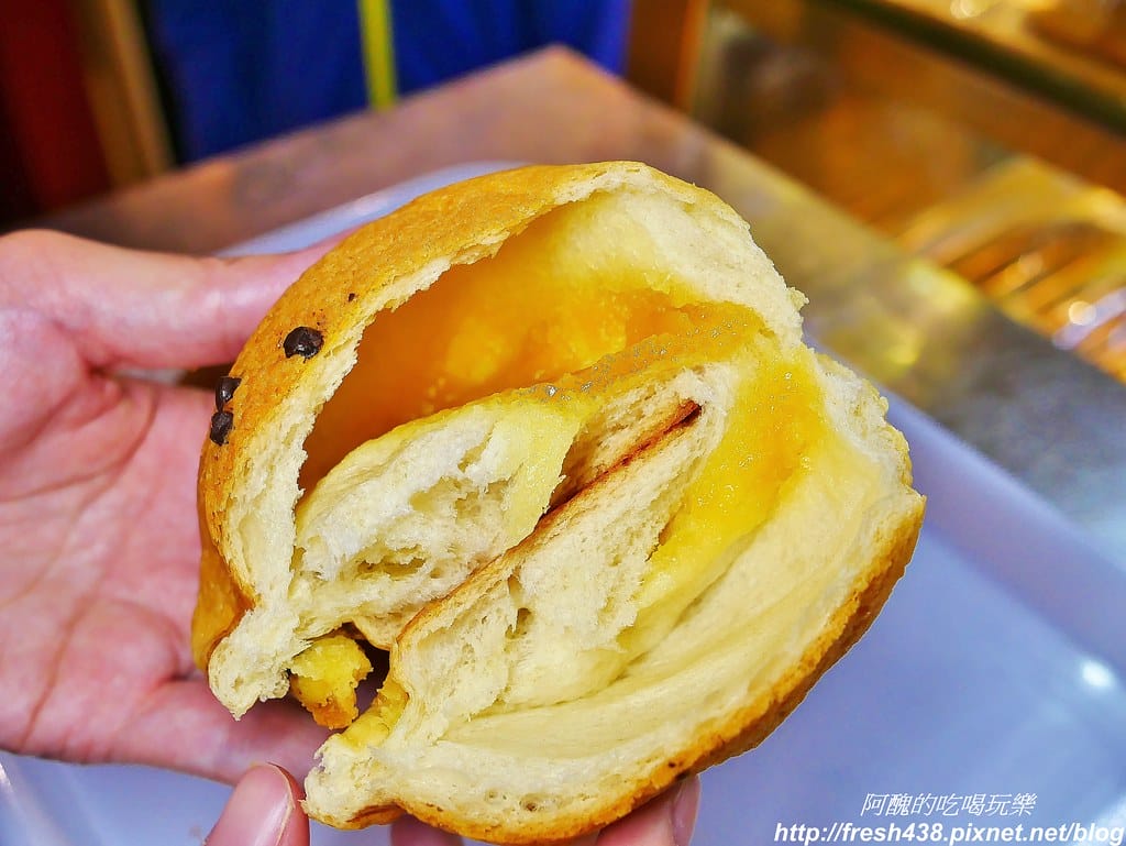 【馬來西亞旅遊】吉隆坡雙子星塔、馬來西亞換匯、SURIA KLCC必吃銅板美食推薦:Rotiboy咖啡麵包、紅豆湯、Auntie Anne’s蝴蝶麵包。 - 第31張圖 14-2