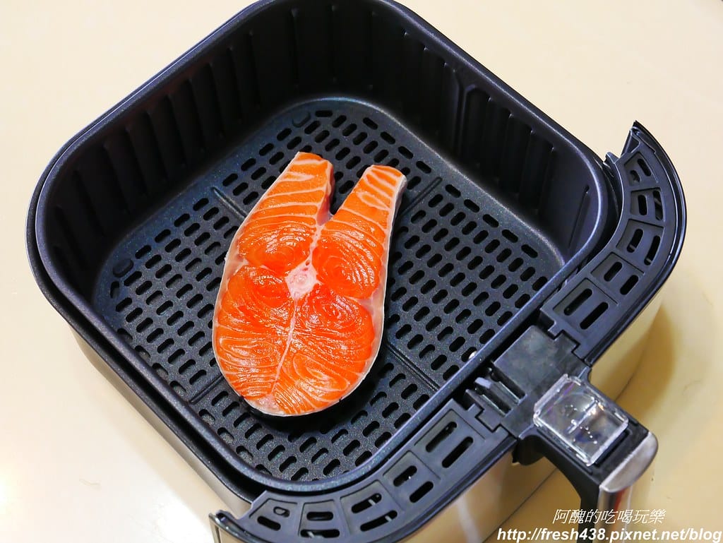 【氣炸鍋食譜】氣炸檸檬鮭魚排,十分鐘快速上桌,無油煙、免顧火,超簡單。 - 第4張圖 P1710721