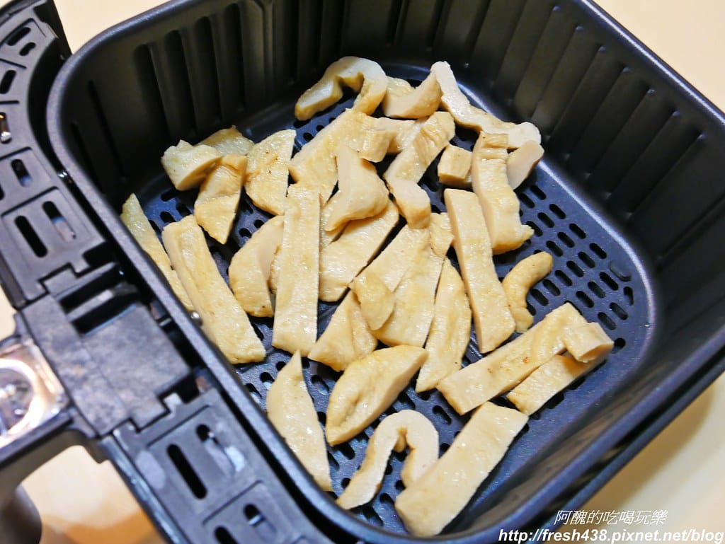 【氣炸鍋食譜】氣炸甜不辣,無油版本,8分鐘完成,蓬鬆超好吃,下午點心、夜間消夜,吃了沒有罪惡感。 - 第3張圖 P1710777