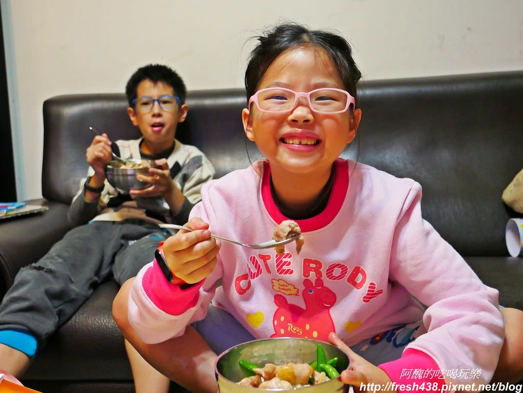 【氣炸鍋食譜】椒鹽雞腿,簡單調味,低溫氣炸,保留肉汁維持鮮美,寶貝超喜愛! - 第15張圖 P1710933