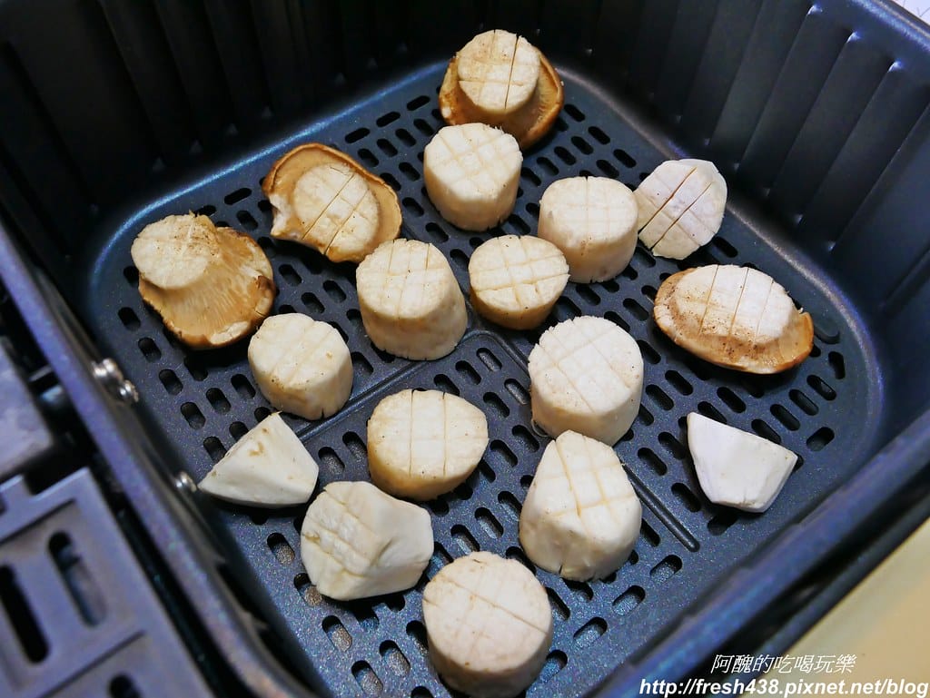 【素食料理】椒鹽杏鮑菇,氣炸杏鮑菇好簡單,營養豐富一級棒。 - 第5張圖 P1710959