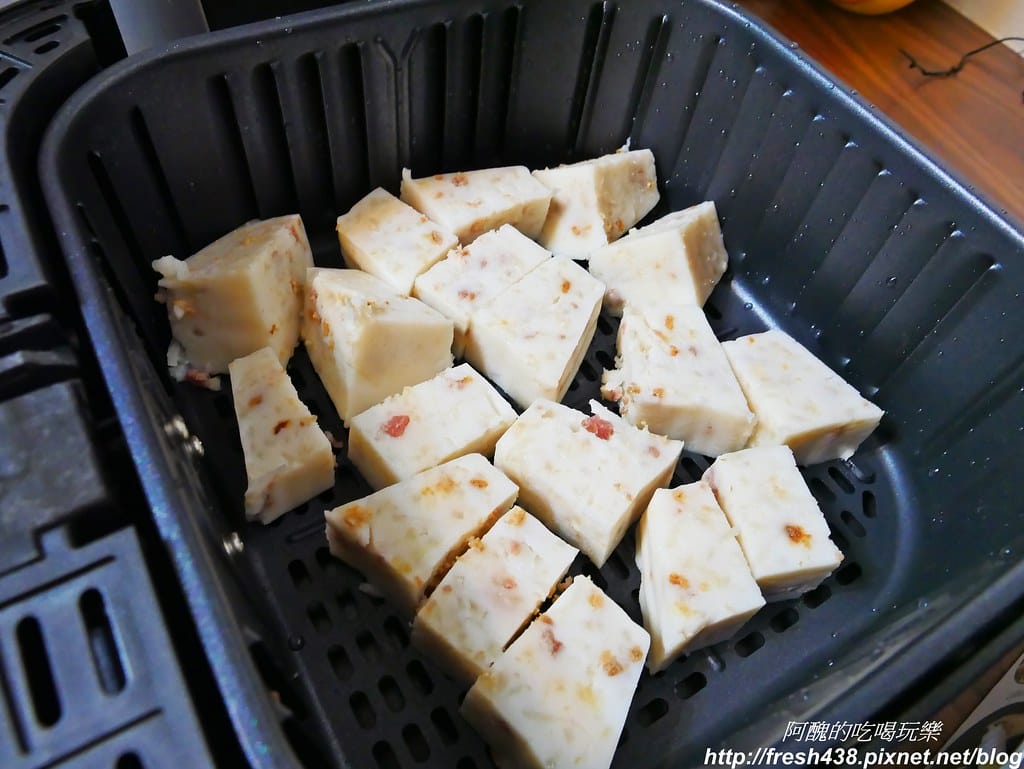 【氣炸鍋食譜】氣炸蘿蔔糕,無油版本,10分鐘搞定,外皮香酥,內部柔軟,再也不用小火慢煎、累死人啦! - 第7張圖 P1720016