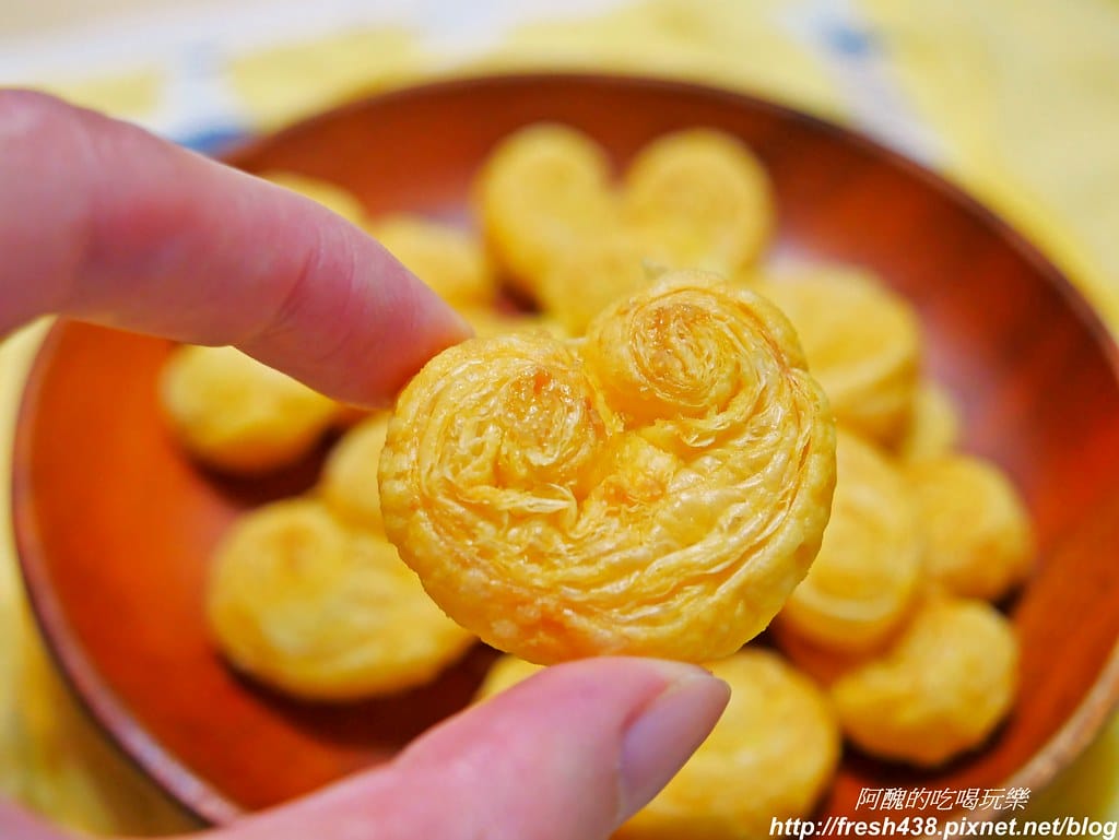 【氣炸鍋食譜】蝴蝶酥,愛心造型超可愛,零失敗點心,情人節表達愛意最佳餅乾代表。 - 第13張圖 P1720075