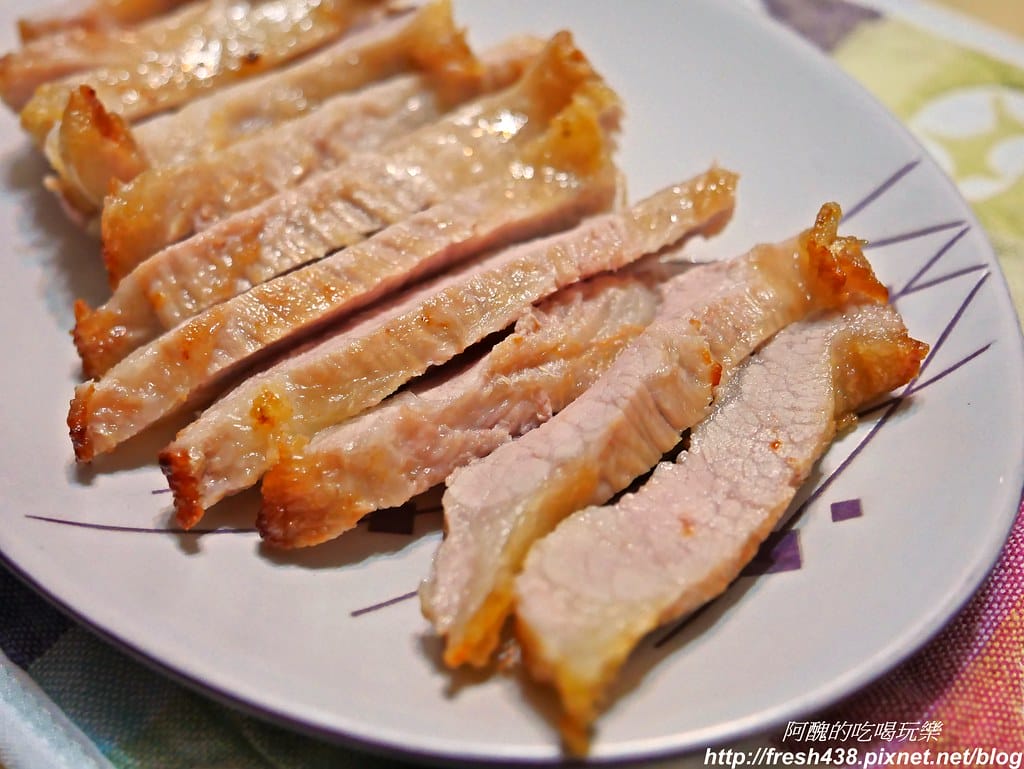 【氣炸鍋食譜】氣炸松阪豬,10分鐘完成,外表焦香、肉汁豐富,回味無窮哪! - 第9張圖 P1720091
