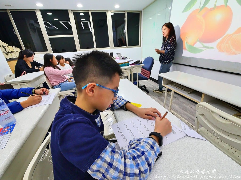 楊氏速讀記憶班(南陽班),超有趣的學習課程,訓練寶貝專注力、記憶力、速度力、觀察力、想像力與流暢能力,讀書不再靠死背硬記! - 第37張圖 38文字聯想