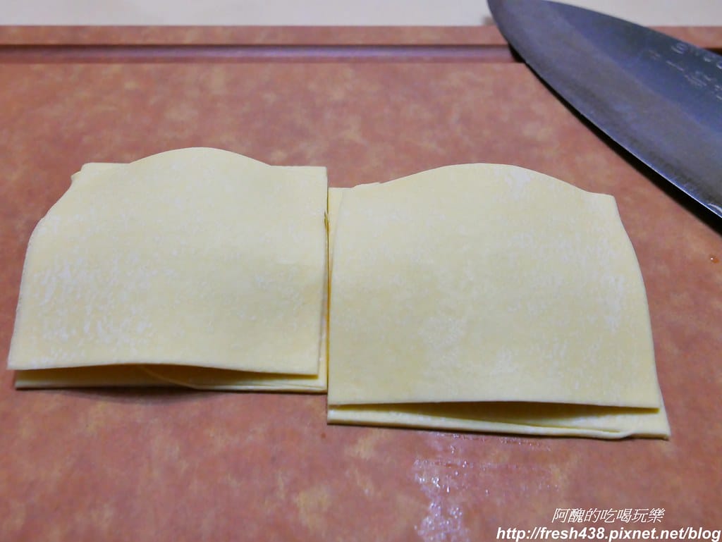 【氣炸鍋食譜】香蕉堅果派,快速簡單的懶人點心,保證讓您一口接一口。 - 第10張圖 P1720156