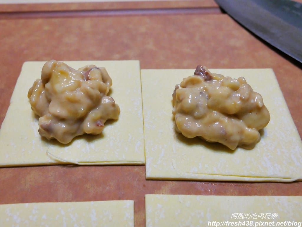 【氣炸鍋食譜】香蕉堅果派,快速簡單的懶人點心,保證讓您一口接一口。 - 第9張圖 P1720155