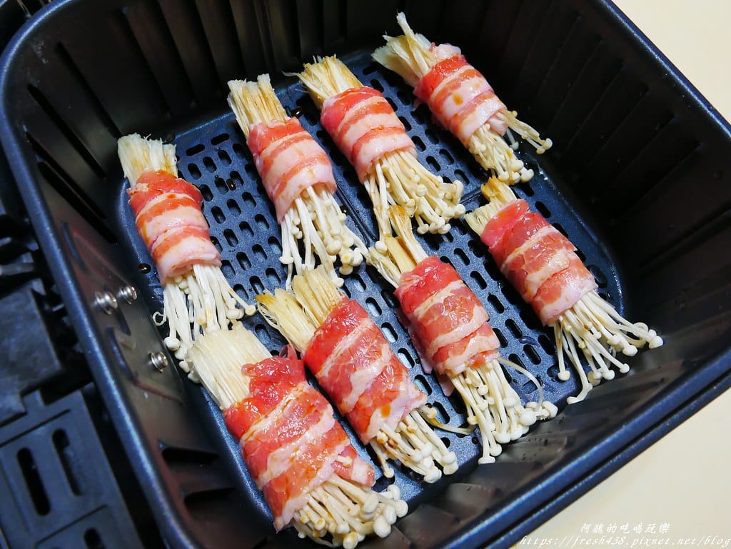 【氣炸鍋食譜】氣炸金針菇肉捲,減醣料理好簡單,低溫烘烤,10分鐘上桌。 - 第6張圖 P1730723