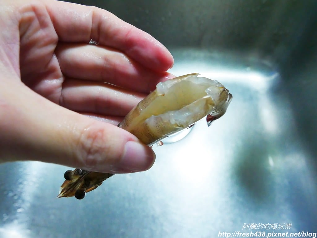 【電鍋食譜】鮮蝦粉絲煲,一指神功快速搞定,真是太神奇啦! - 第5張圖 P1730705