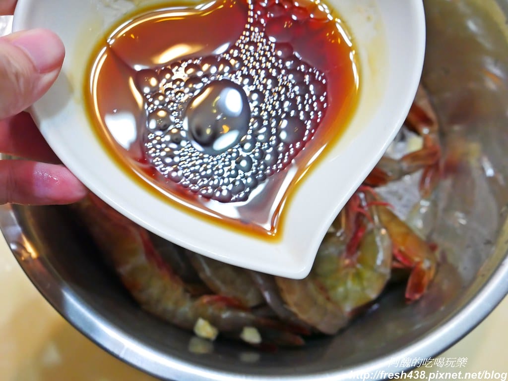 【電鍋食譜】鮮蝦粉絲煲,一指神功快速搞定,真是太神奇啦! - 第9張圖 P1730710