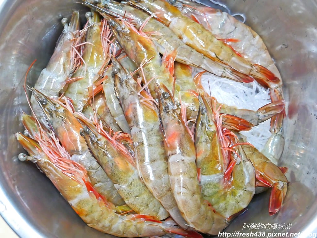 【電鍋食譜】鮮蝦粉絲煲,一指神功快速搞定,真是太神奇啦! - 第7張圖 P1730708