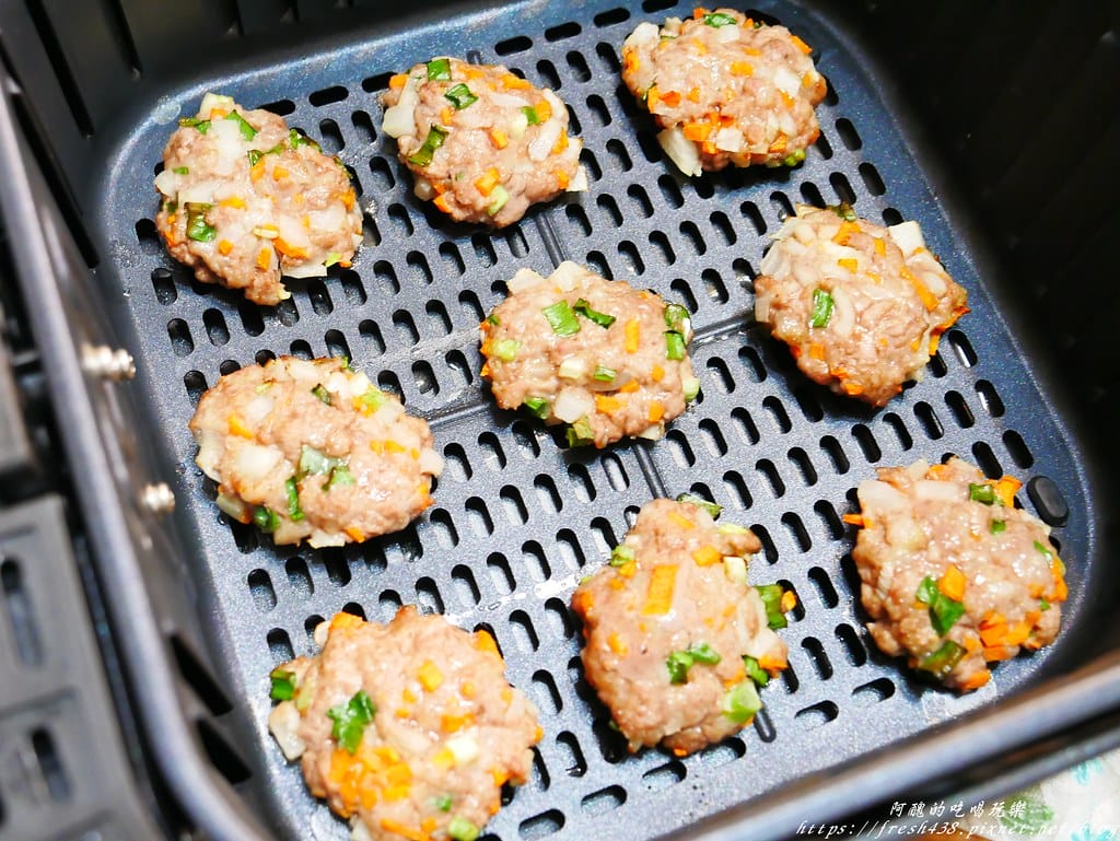 【氣炸鍋食譜】氣炸漢堡排,自己做漢堡肉,蔬食豐富,好吃又營養。 - 第8張圖 P1740051