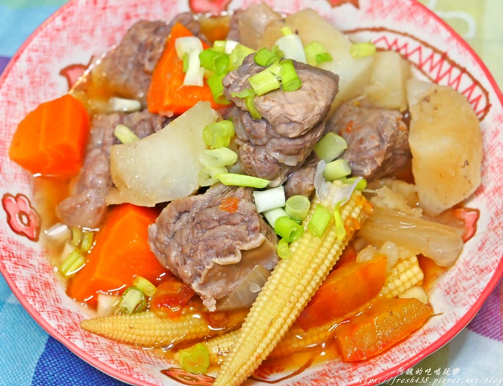 【電鍋食譜】馬鈴薯燉牛肉,免開火,就可以吃到軟嫩無比的牛肉,超幸福。 - 第9張圖 P1740037